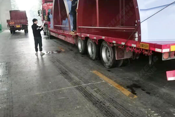 山東年產(chǎn)30萬噸礦粉線設(shè)備部件發(fā)貨